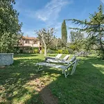 Flores Villa