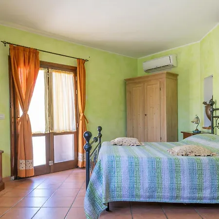 Flores Villa